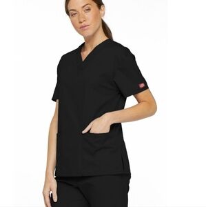 Dickies Women's Black V-Neck 2 Pocket Scrub Top Size XS NWT